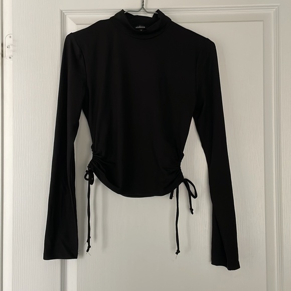 NWOT- 2 for $15- Fashion Nova Long Sleeves Ruched Tops- Black & Green - Picture 9 of 14